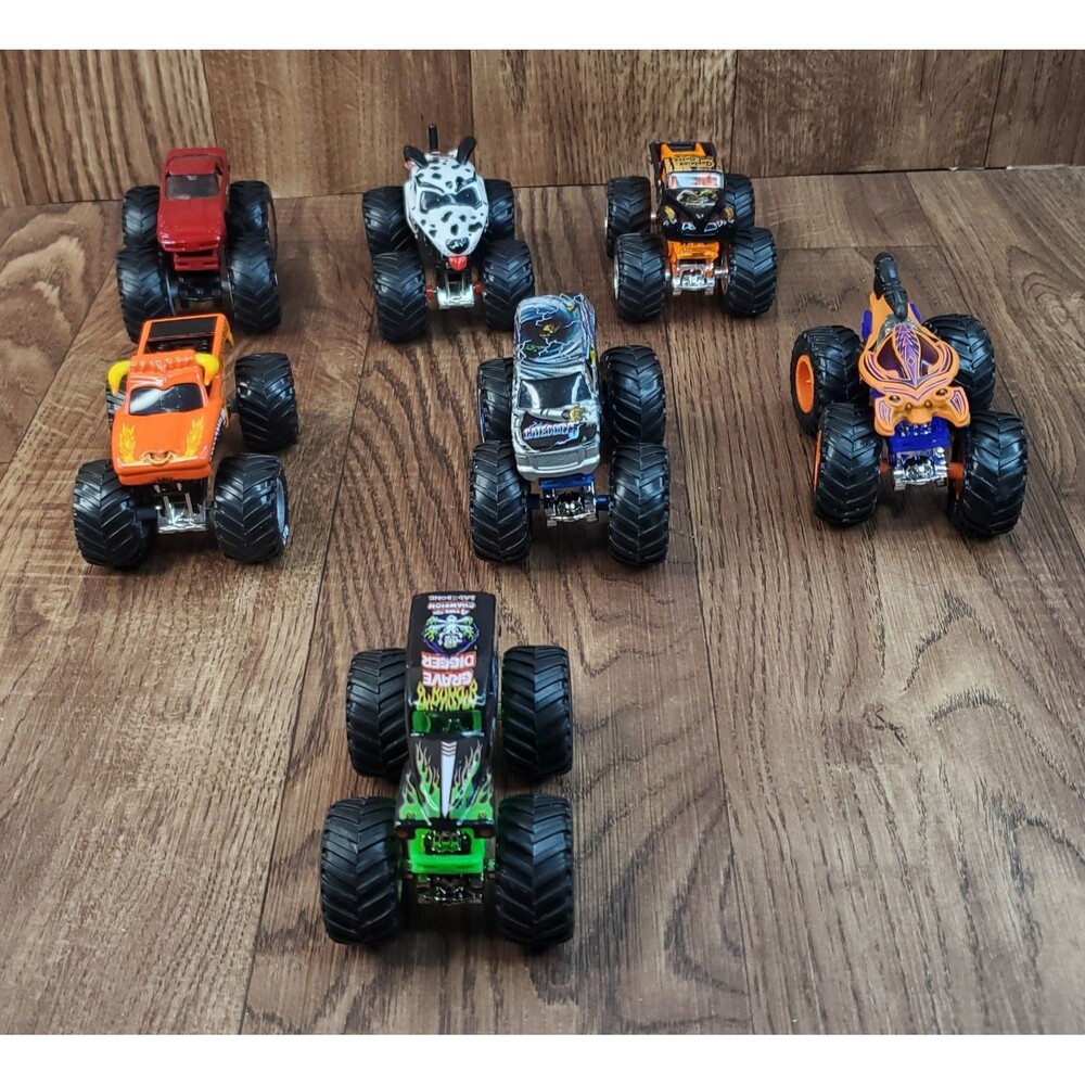 Hot Wheels Monster Jam Grave Digger CatCory El Toro Loco Captains Curse Lot of 7